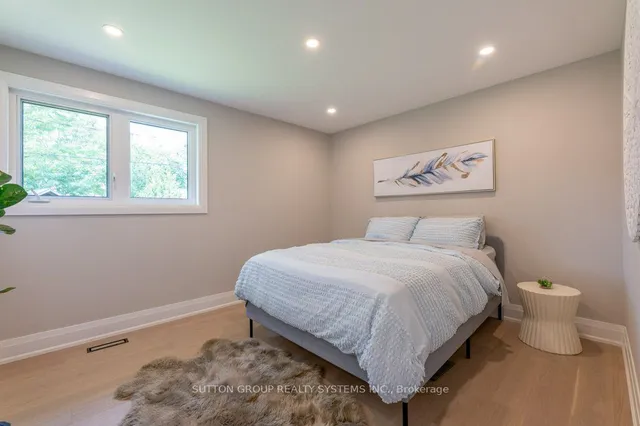 Additional property image - 1264 Landfair Cres