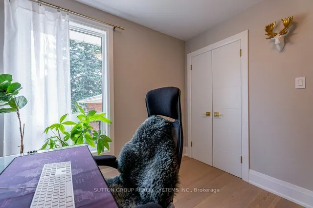 Additional property image - 1264 Landfair Cres