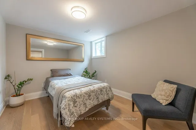 Additional property image - 1264 Landfair Cres