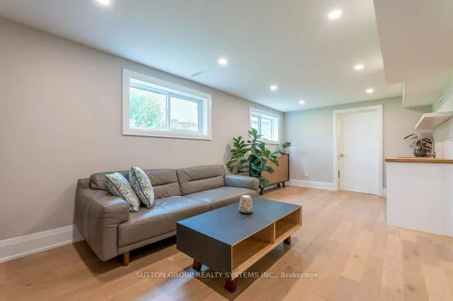 Additional property image - 1264 Landfair Cres