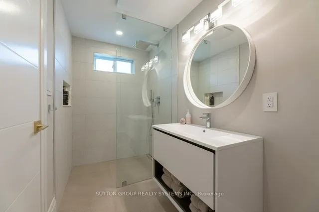 Additional property image - 1264 Landfair Cres