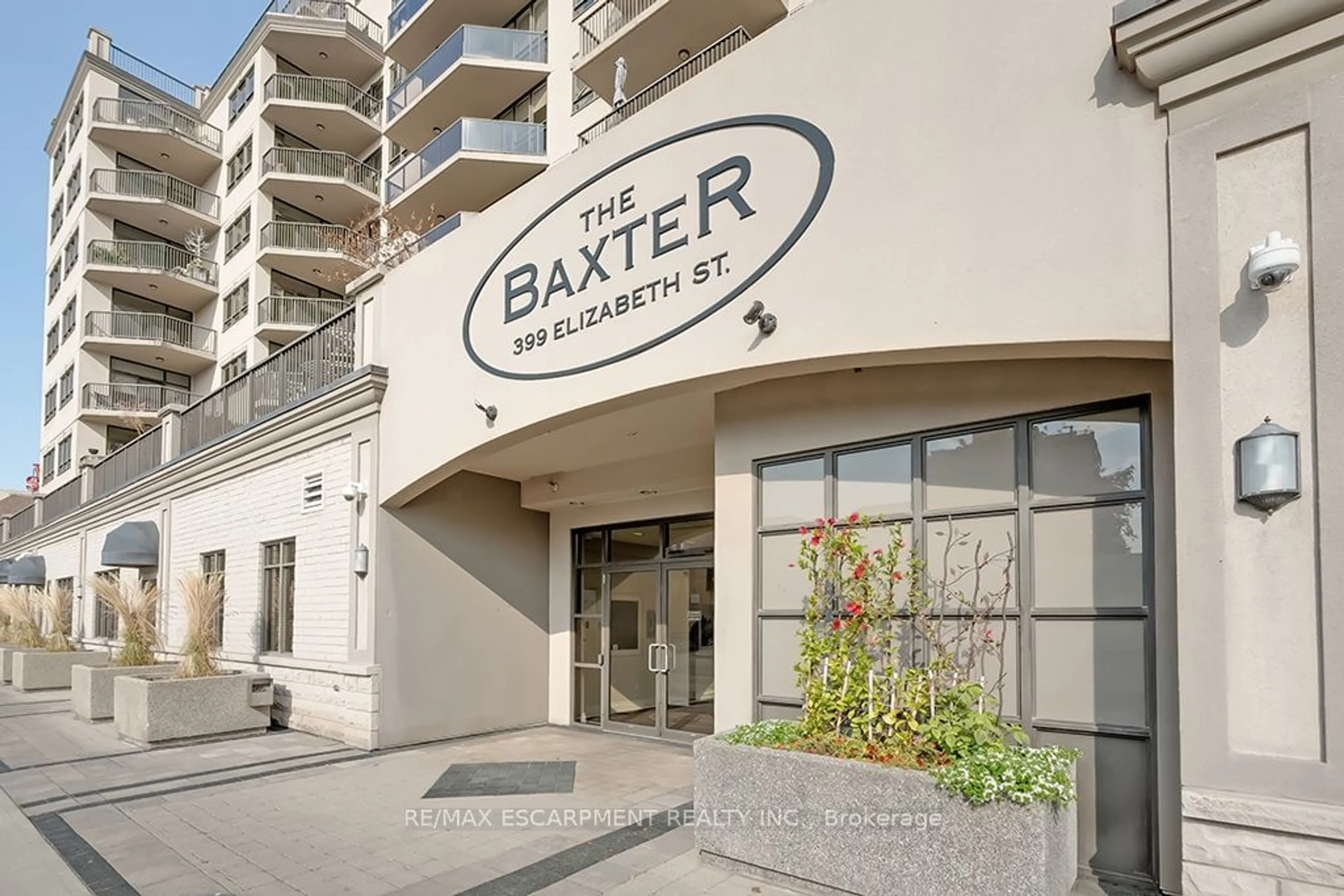 Indoor foyer for 399 Elizabeth St #411, Burlington Ontario L7R 0A4