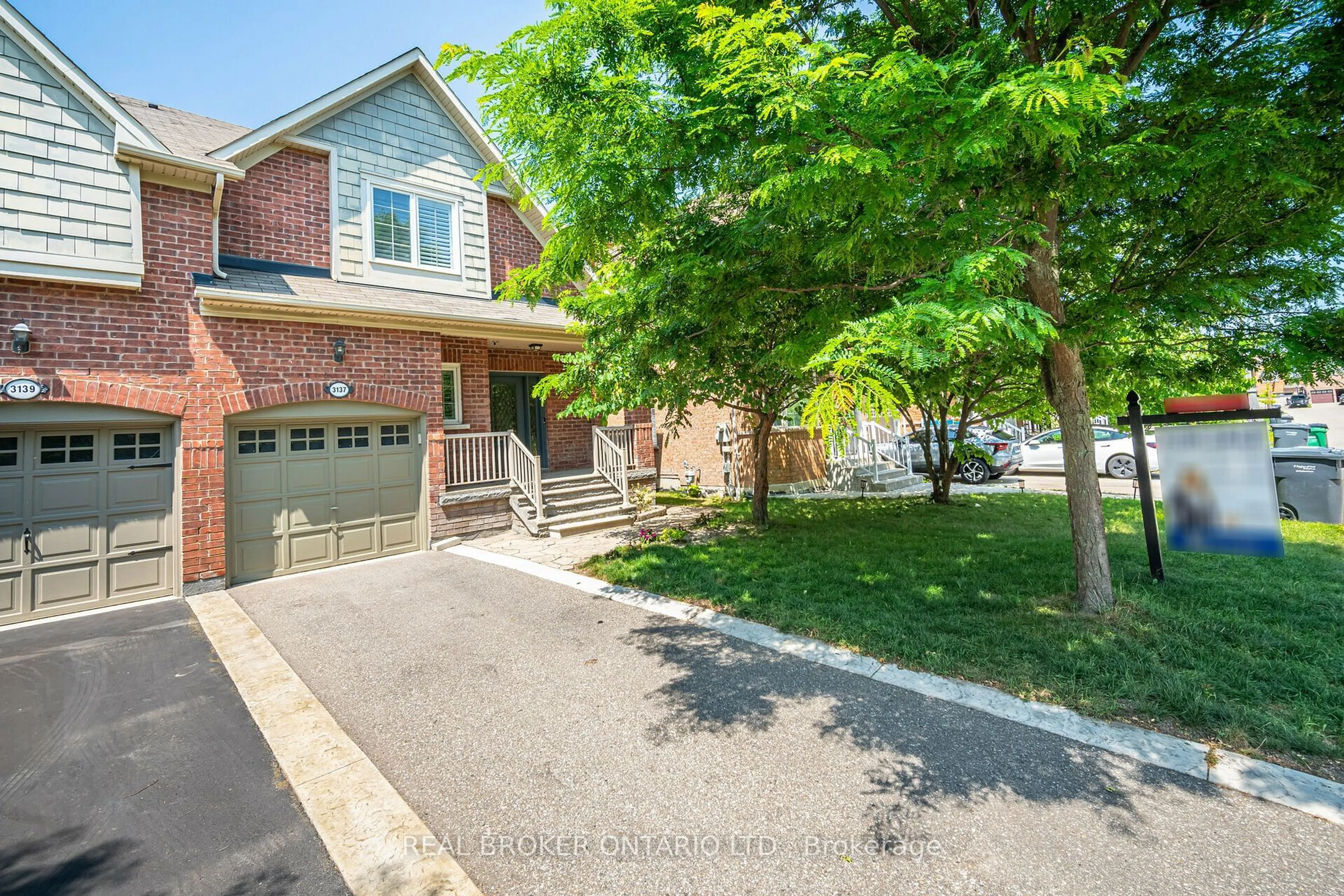 Home with brick exterior material, street for 3137 Eclipse Ave, Mississauga Ontario L5M 7X3