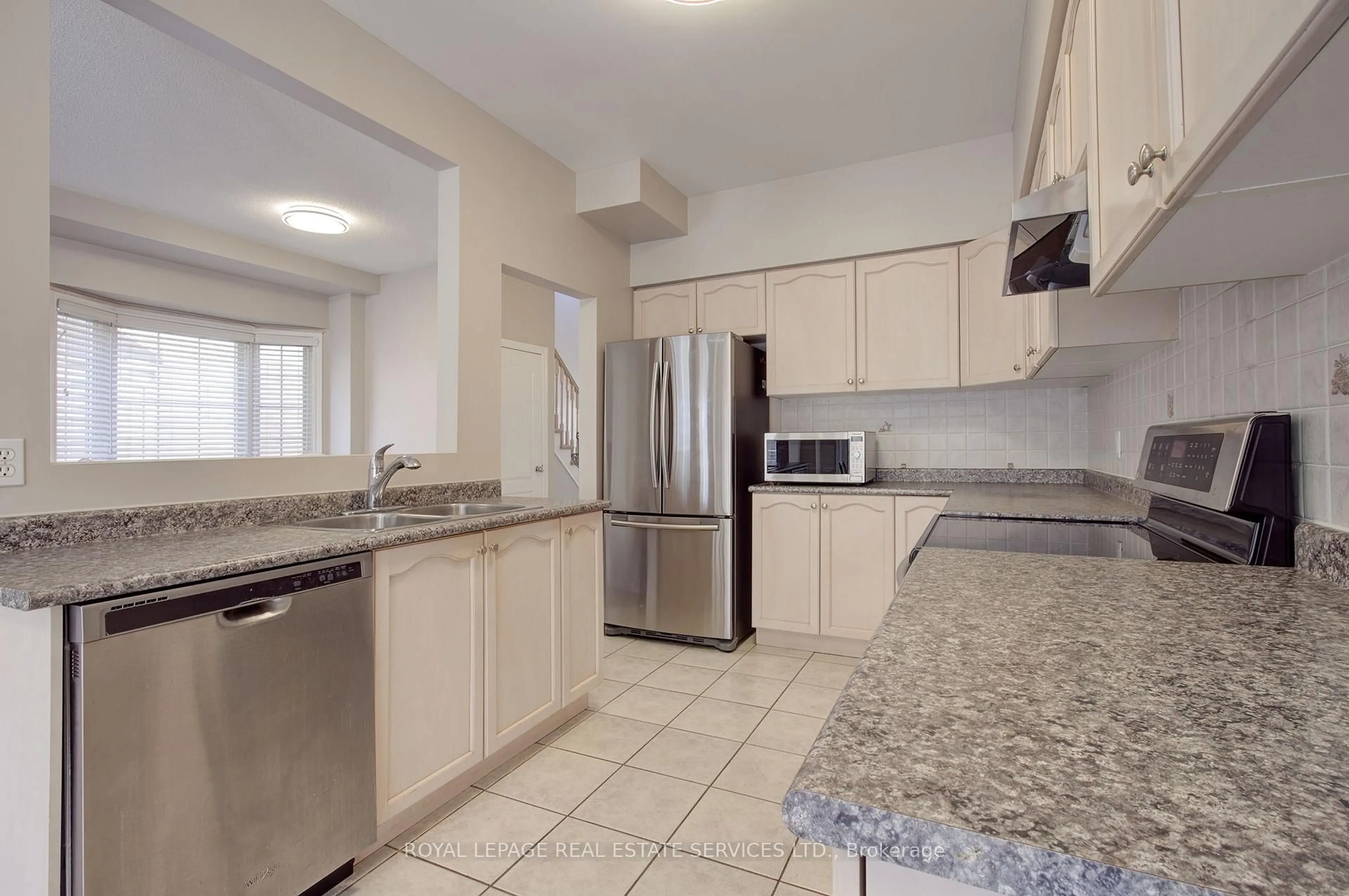 Standard kitchen, ceramic/tile floor for 1375 Stephenson Dr #16, Burlington Ontario L7S 2M5