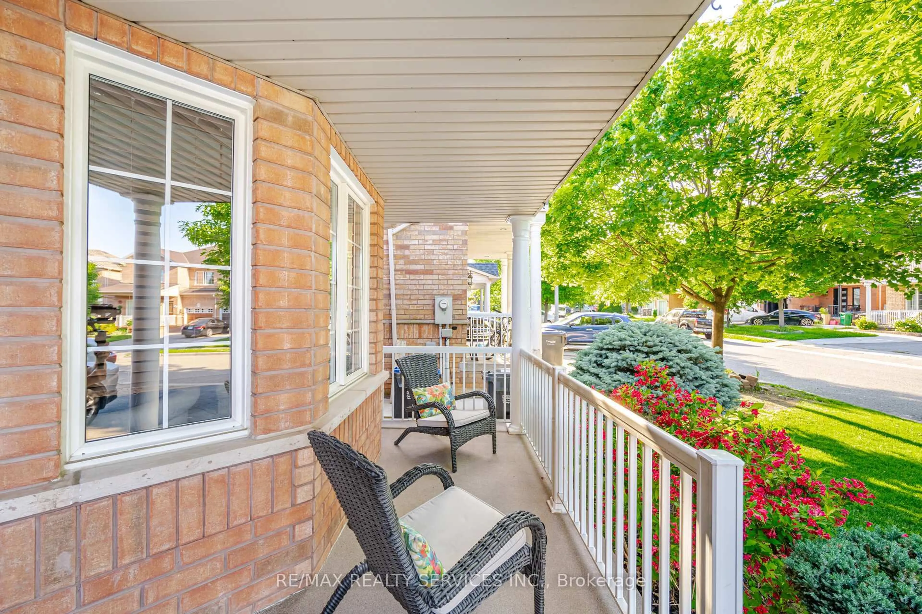 Patio, water/lake/river/ocean view for 20 Topiary Lane, Brampton Ontario L7A 2K6