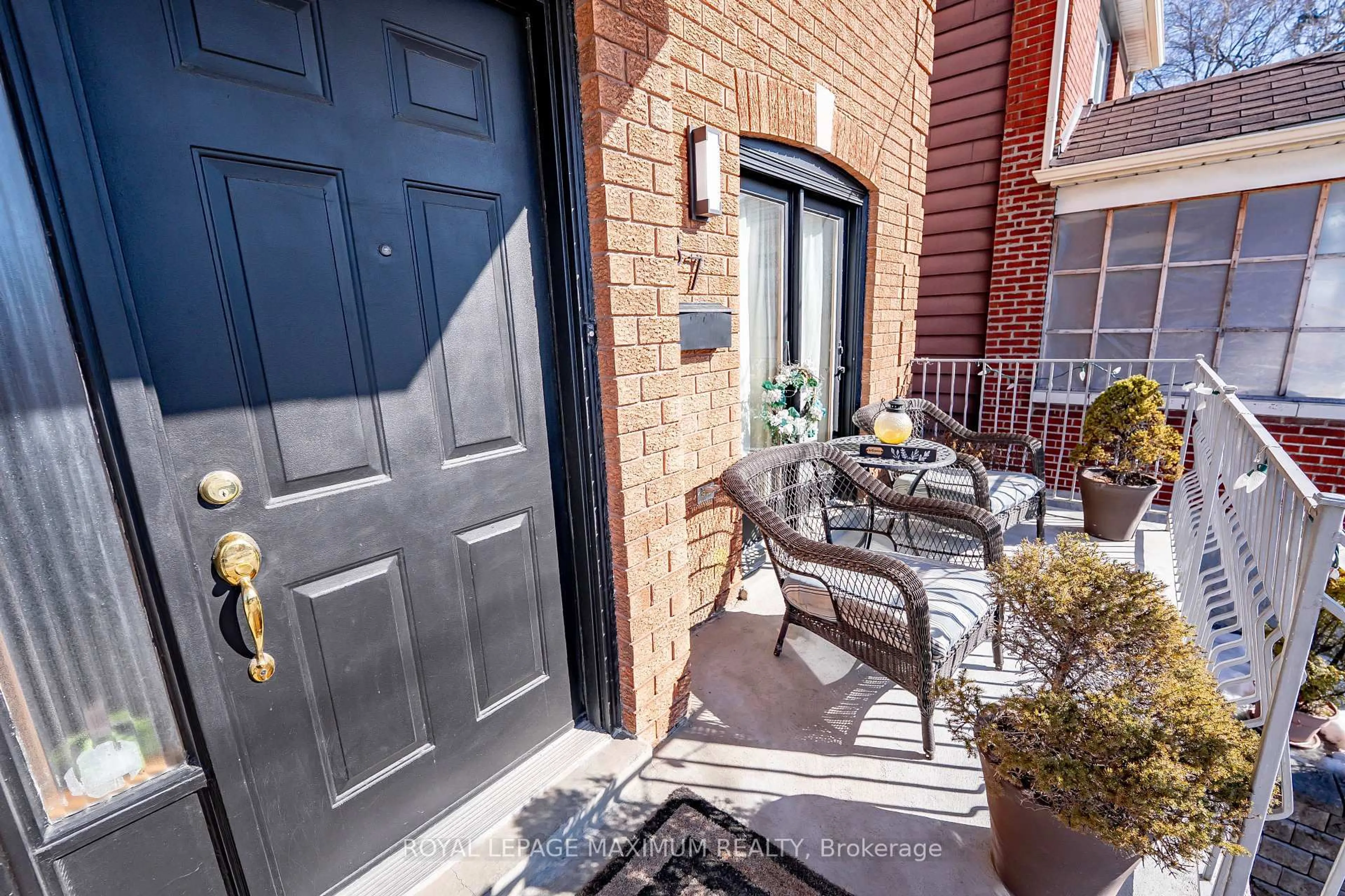 Patio, street for 637 Caledonia Rd, Toronto Ontario M6E 4V7