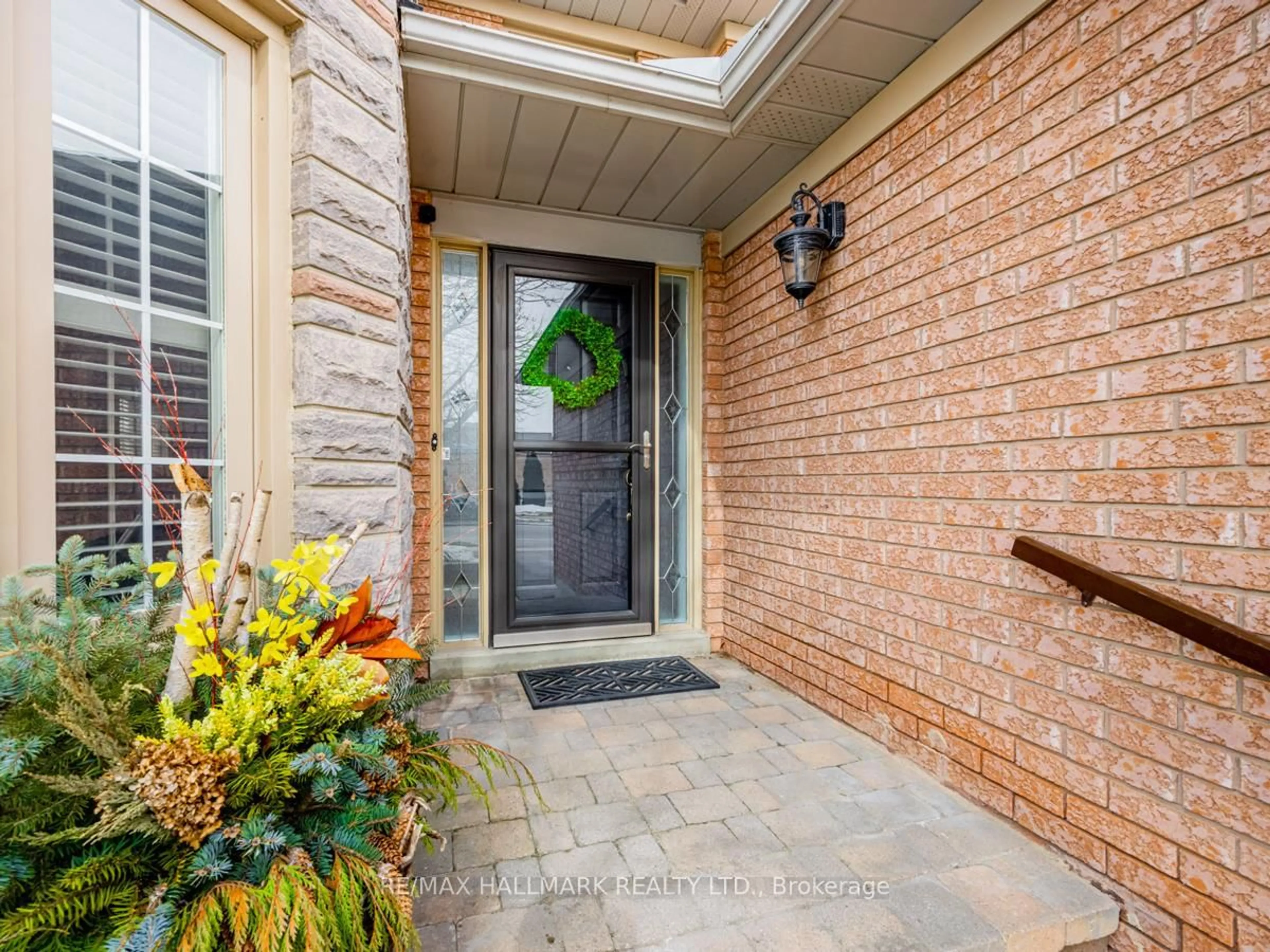 Indoor entryway for 26 Mountainberry Rd, Brampton Ontario L6R 1J3