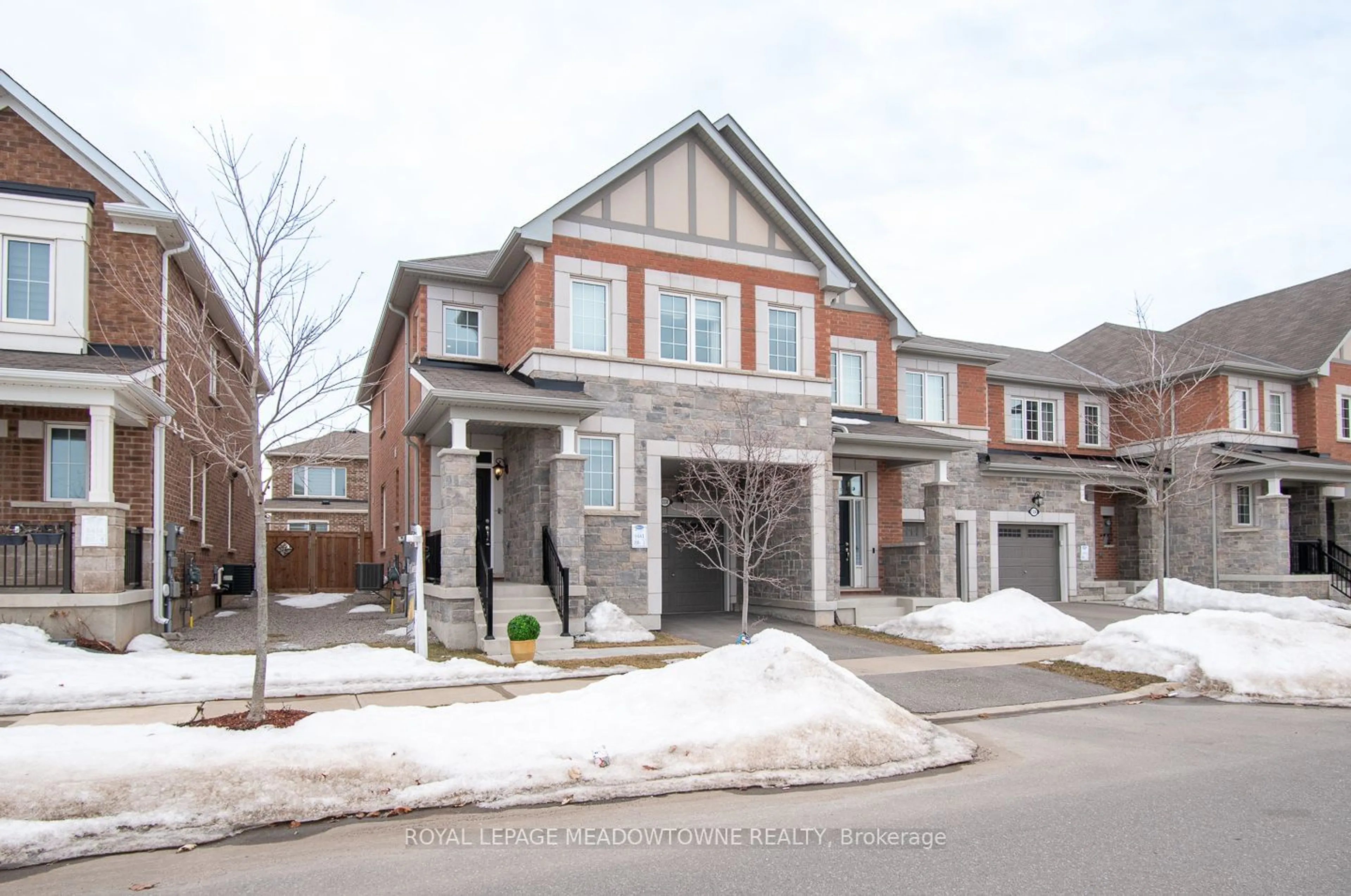 Home with brick exterior material, street for 1338 Sycamore Garden, Milton Ontario L9E 1R3