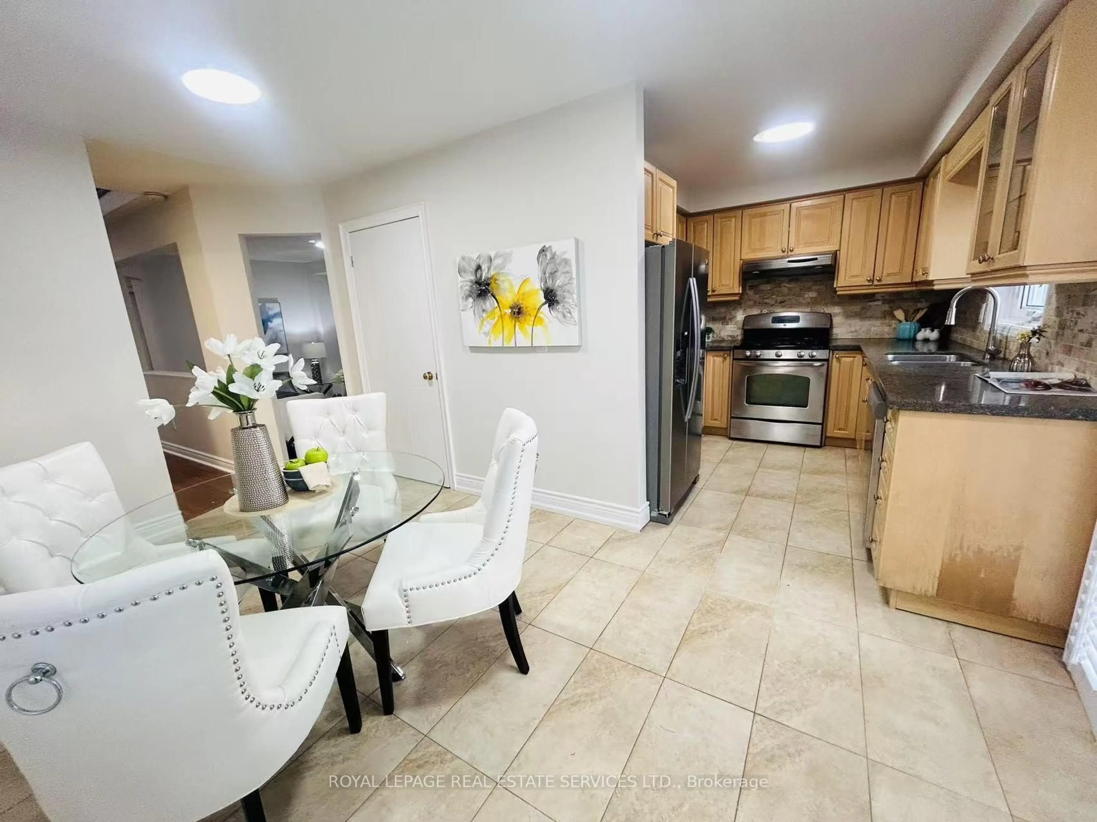 Unknown for 4504 Gullfoot Circ, Mississauga Ontario L4Z 2J8