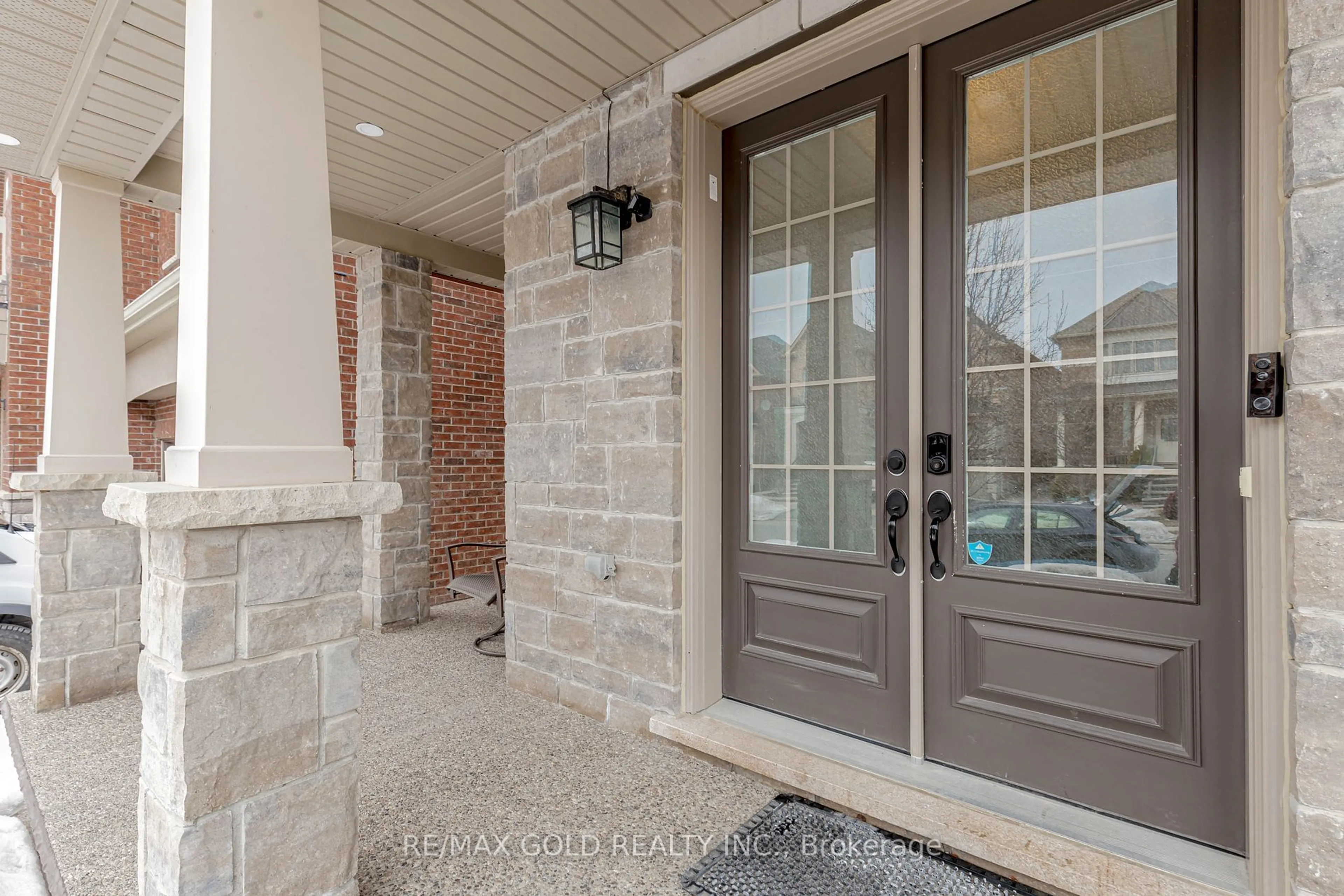 Indoor entryway for 91 Goodsway Tr, Brampton Ontario L7A 4A5