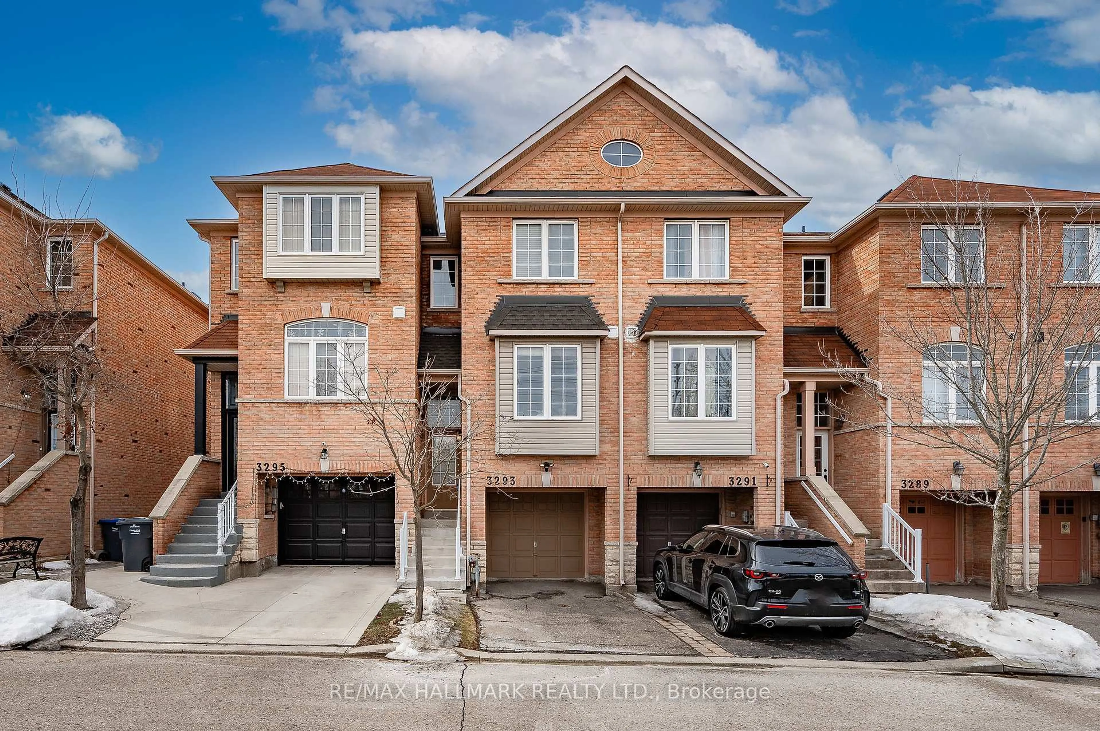 Home with brick exterior material, street for 3293 Redpath Circ, Mississauga Ontario L5N 8R3