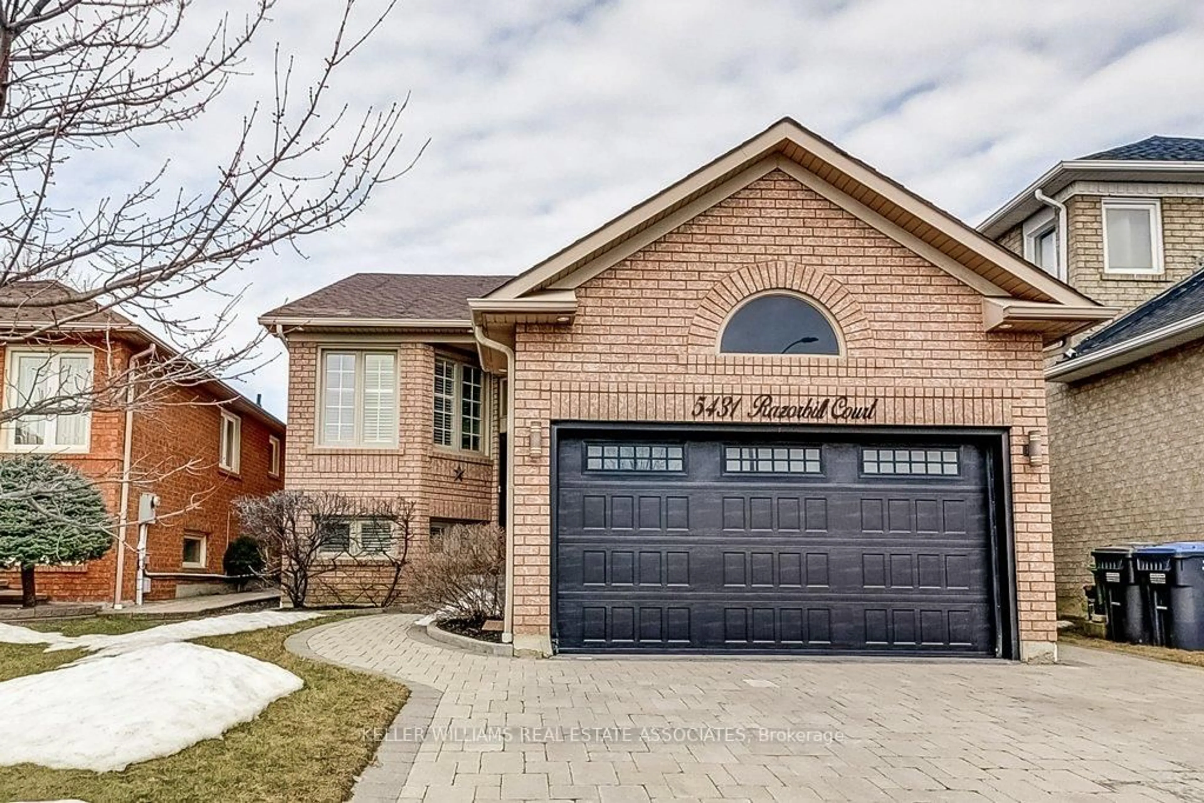 Home with brick exterior material, street for 5431 Razorbill Crt, Mississauga Ontario L5V 2C9