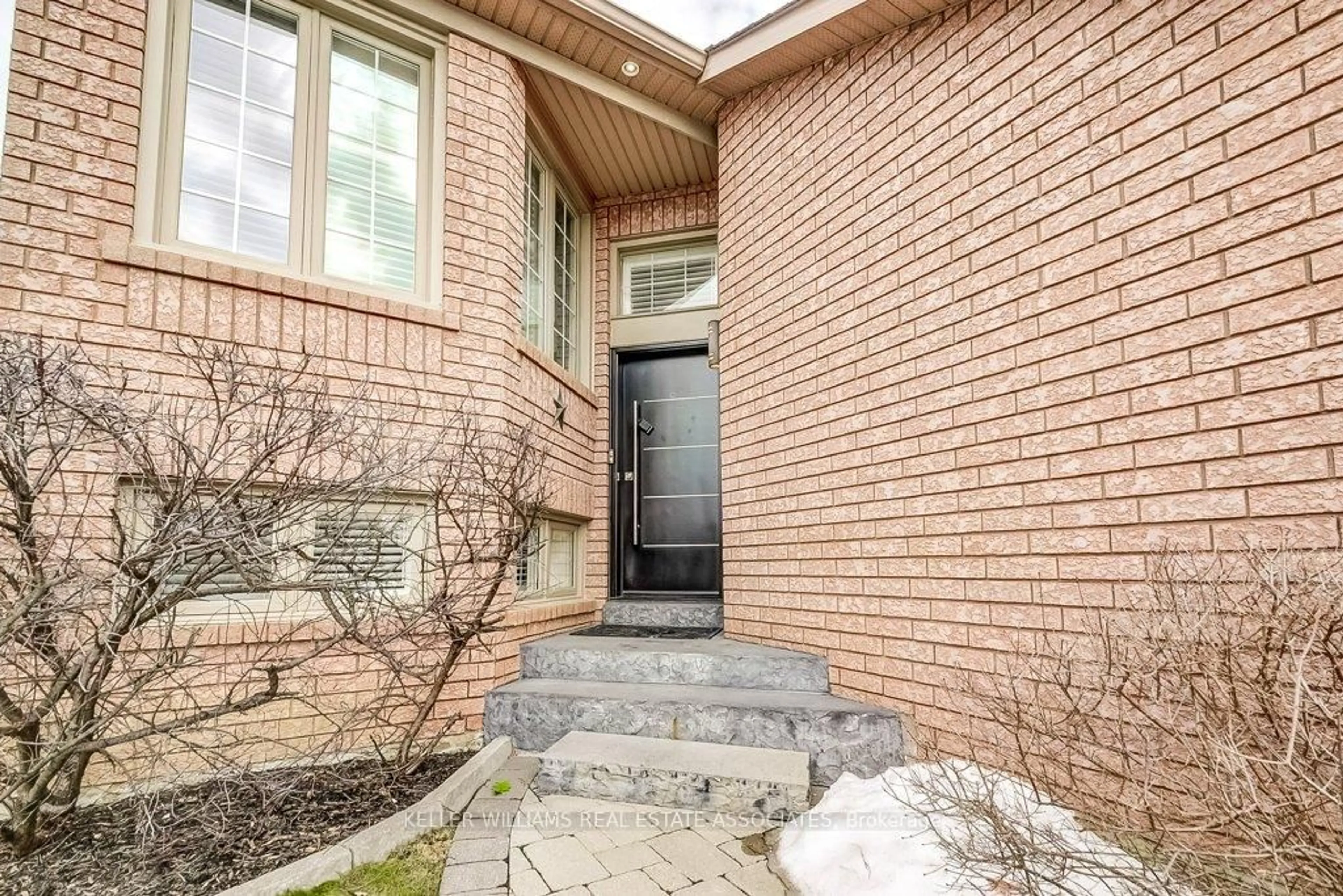 Home with brick exterior material, street for 5431 Razorbill Crt, Mississauga Ontario L5V 2C9