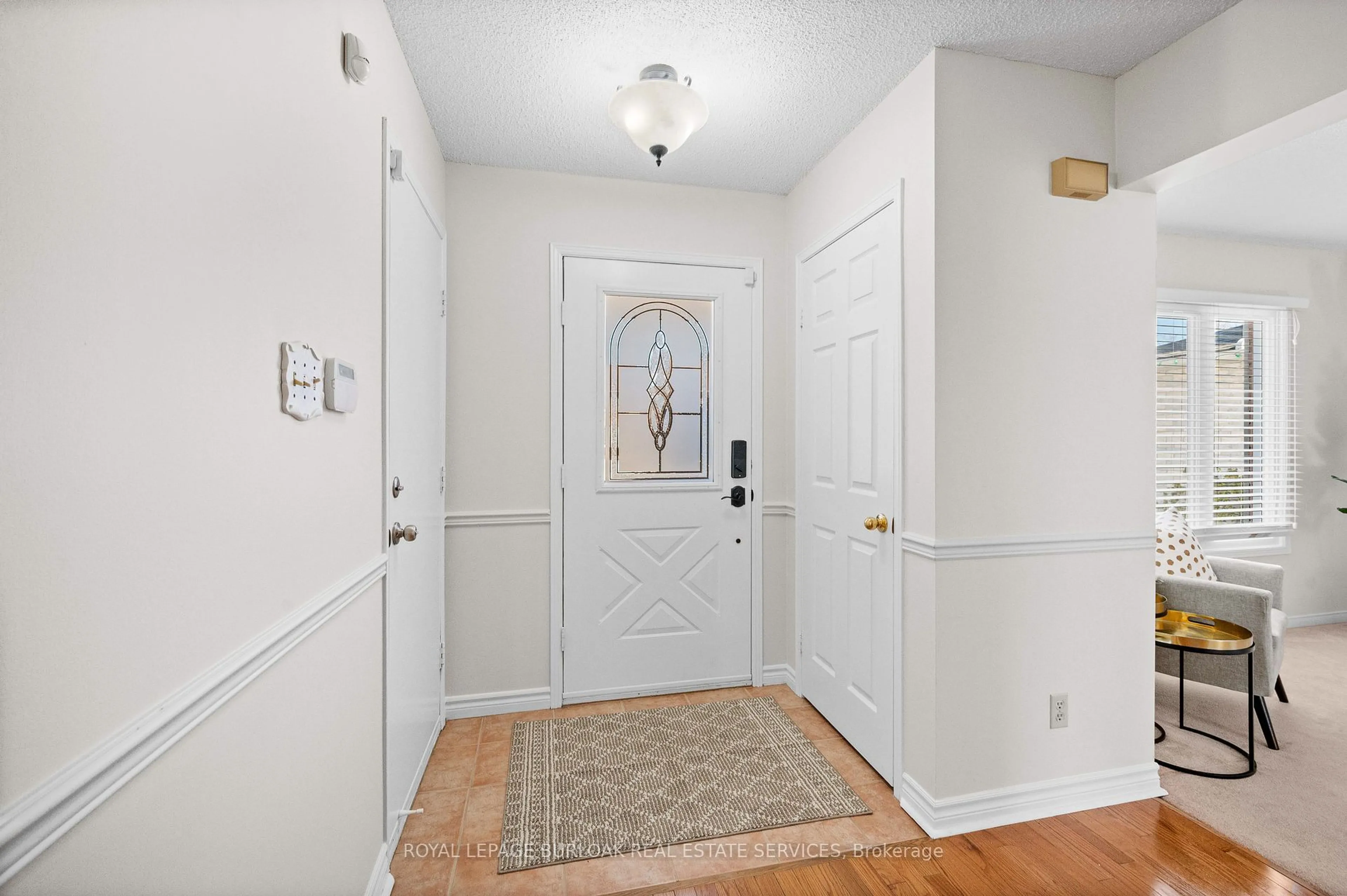 Indoor entryway for 3264 Mead Cres, Burlington Ontario L7M 3M1