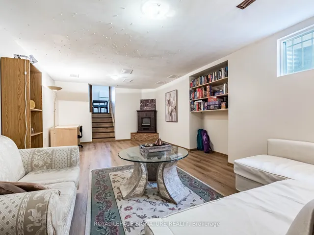 Additional property image - 4172 Dursley Cres