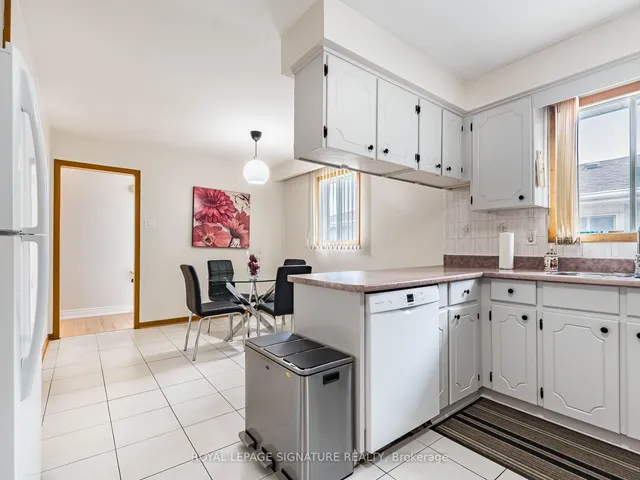 Additional property image - 4172 Dursley Cres