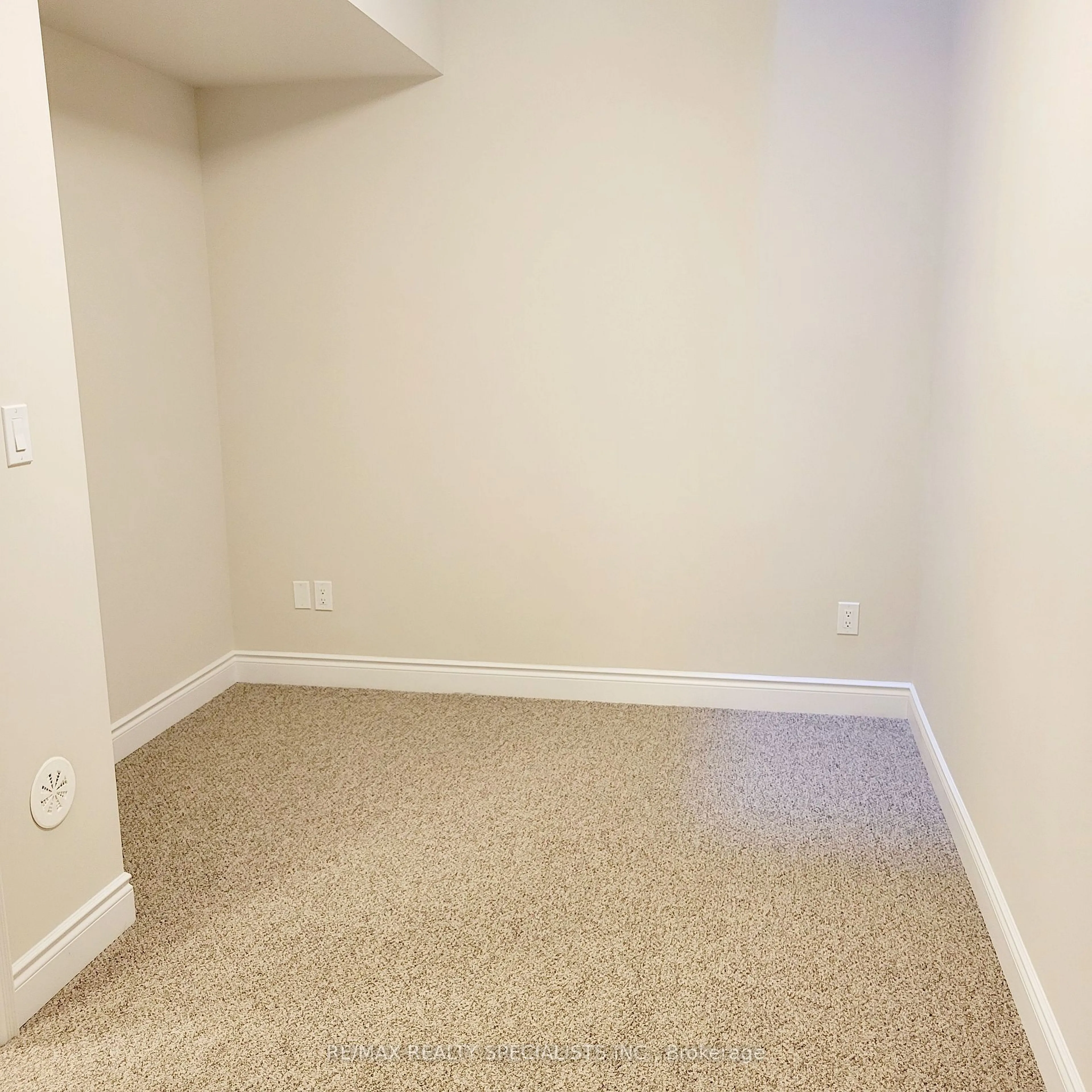 A pic of a room for 15 Luna Cres #75, Mississauga Ontario L5M 2R6