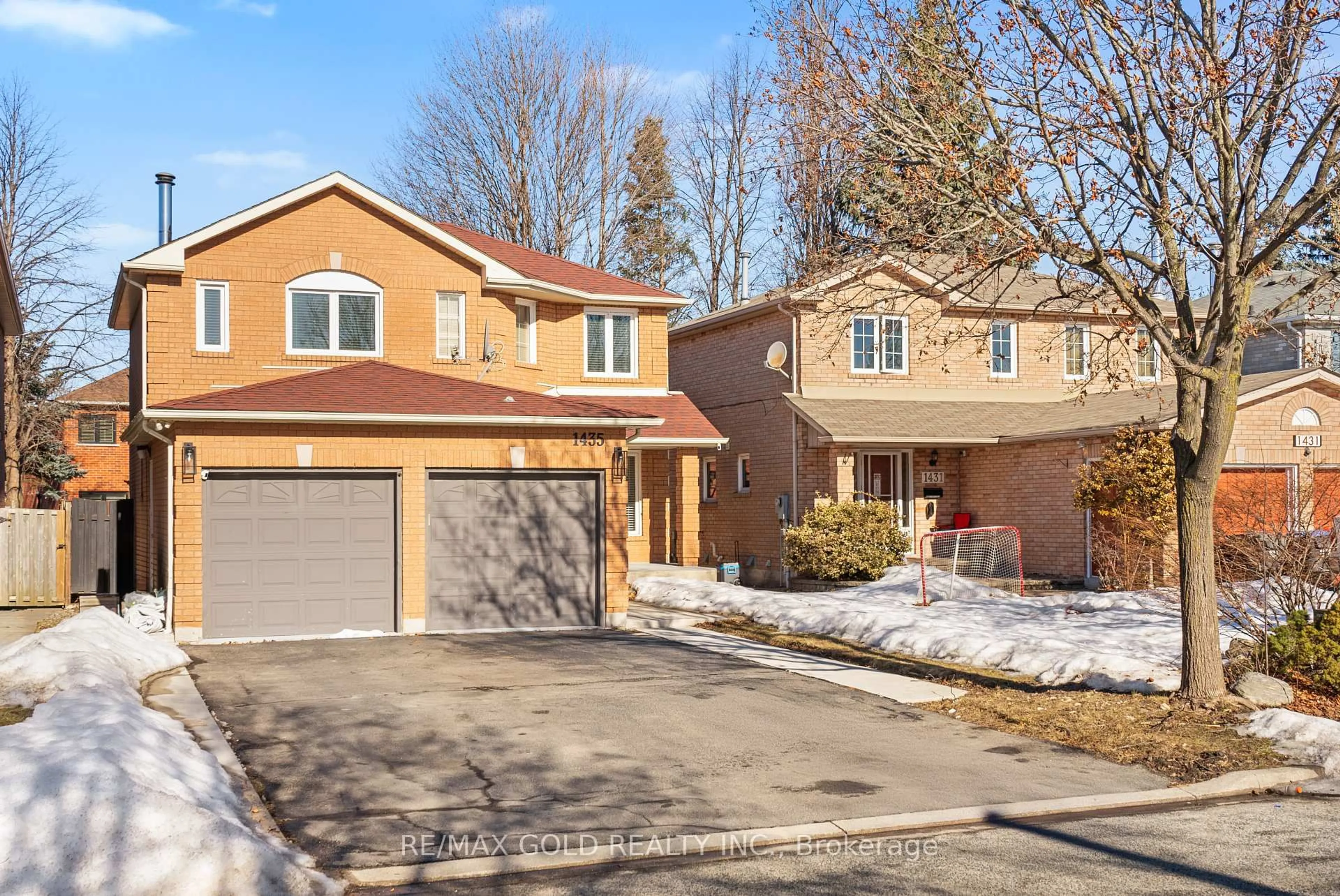 Home with brick exterior material, street for 1435 Emerson Lane, Mississauga Ontario L5V 1L7