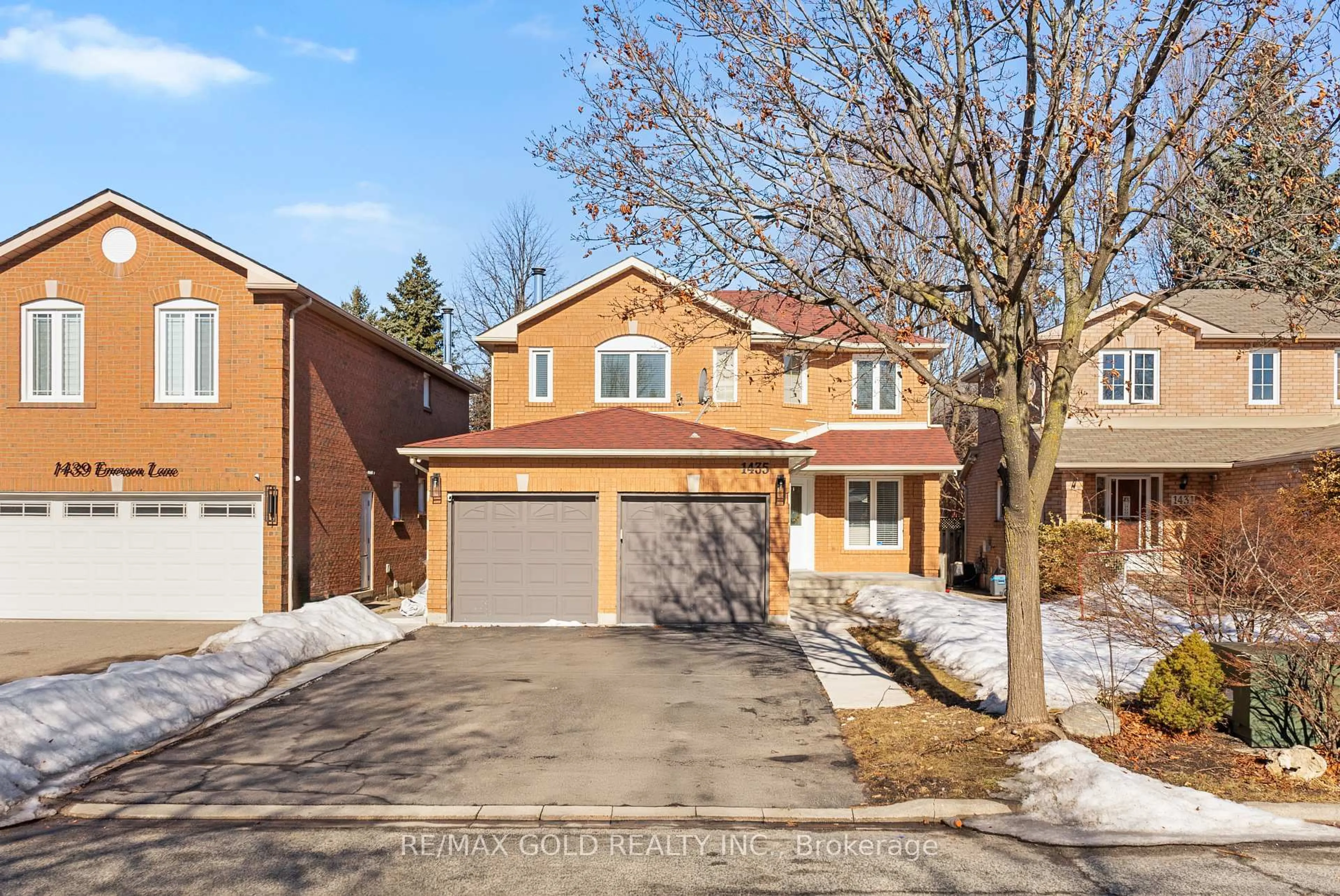 Home with brick exterior material, street for 1435 Emerson Lane, Mississauga Ontario L5V 1L7