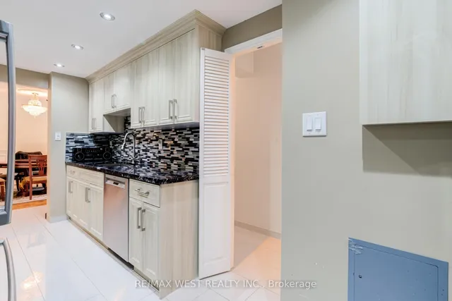 Additional property image - 320 Dixon Rd Unit 415