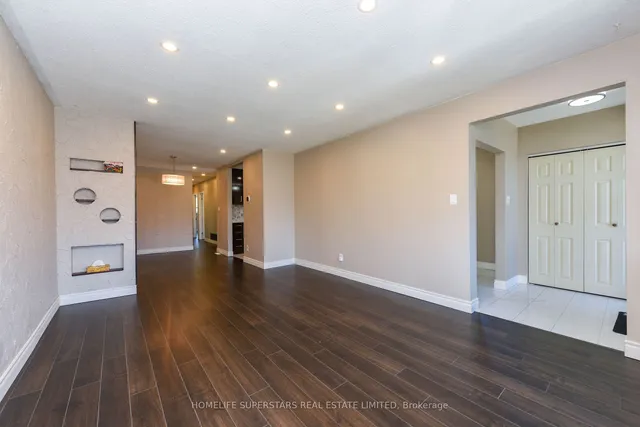 Additional property image - 3424 Laddie Cres