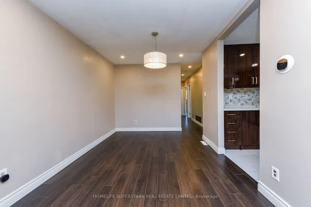 Additional property image - 3424 Laddie Cres