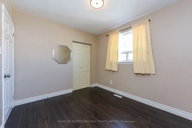 Additional property image - 3424 Laddie Cres