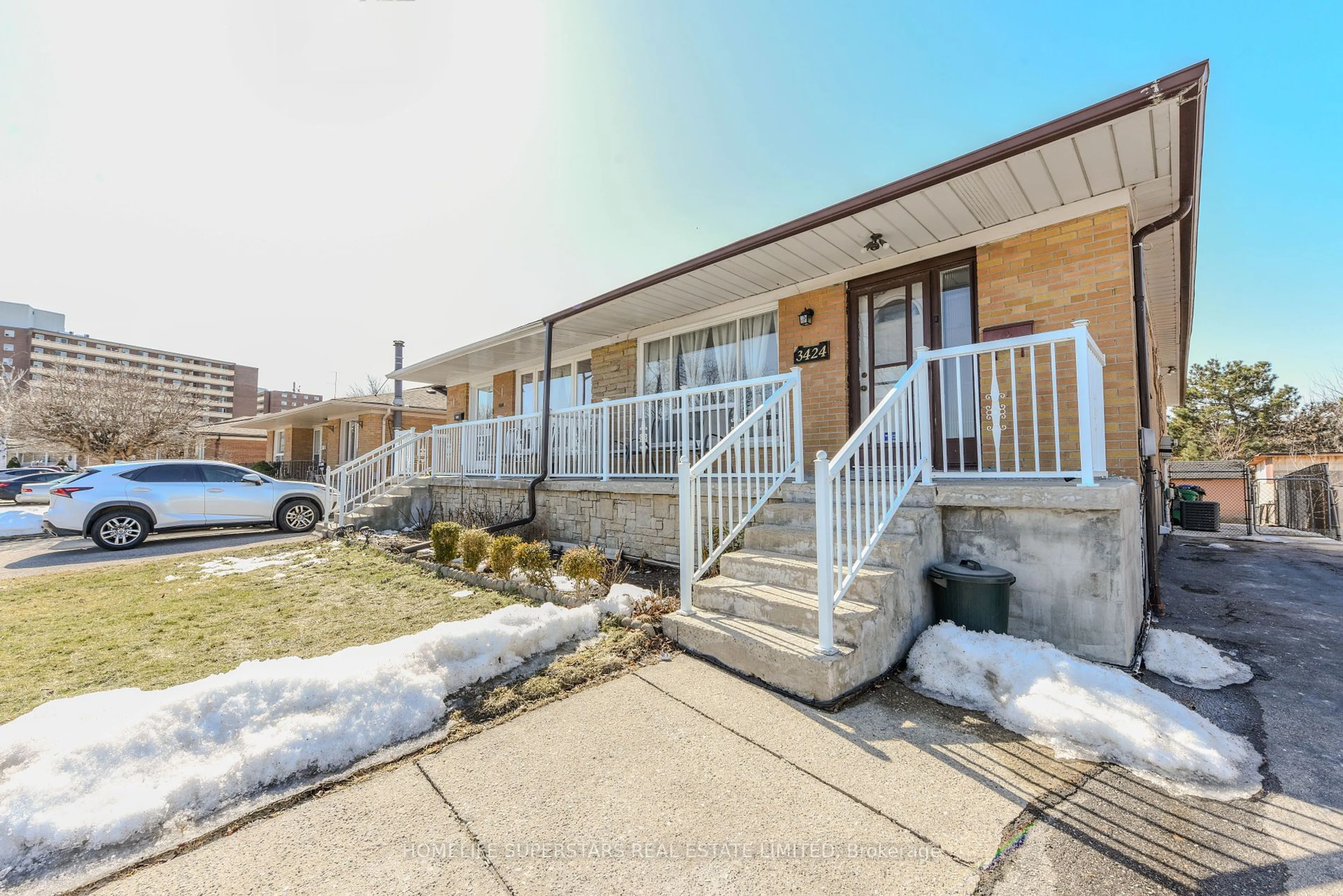 Patio, street for 3424 Laddie Cres, Mississauga Ontario L4T 1N1