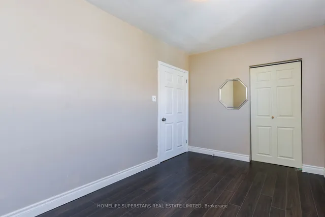 Additional property image - 3424 Laddie Cres