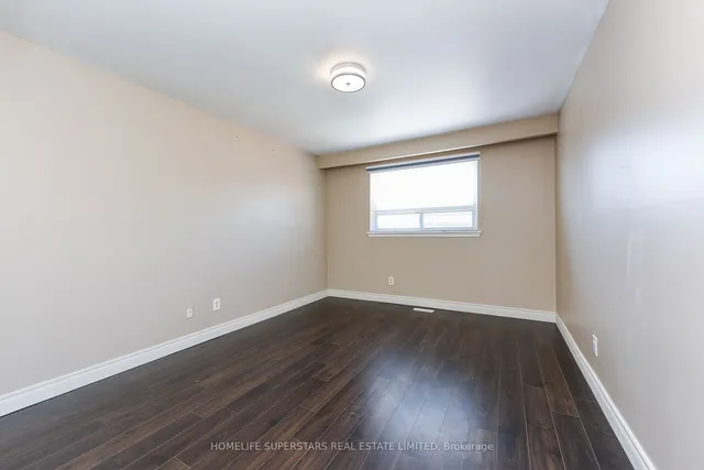 Additional property image - 3424 Laddie Cres