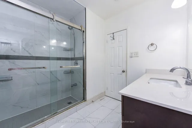Additional property image - 3424 Laddie Cres