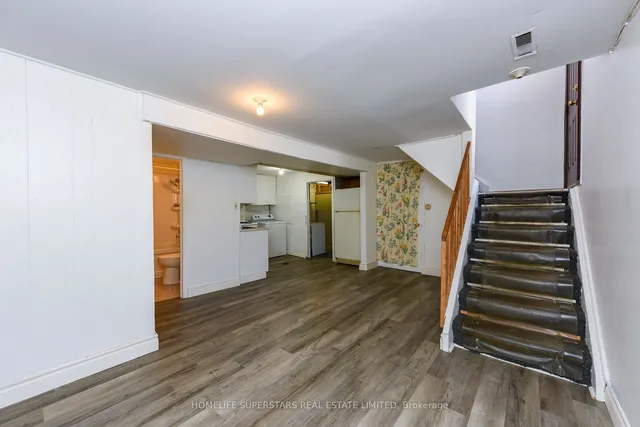 Additional property image - 3424 Laddie Cres