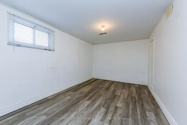 Additional property image - 3424 Laddie Cres