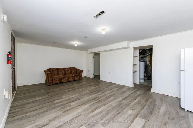 Additional property image - 3424 Laddie Cres
