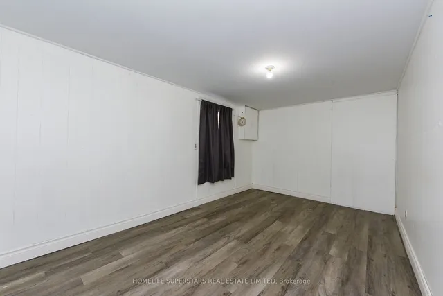 Additional property image - 3424 Laddie Cres