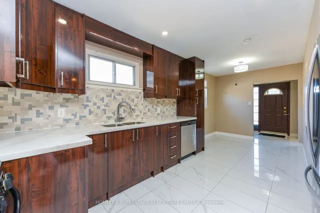 Additional property image - 3424 Laddie Cres