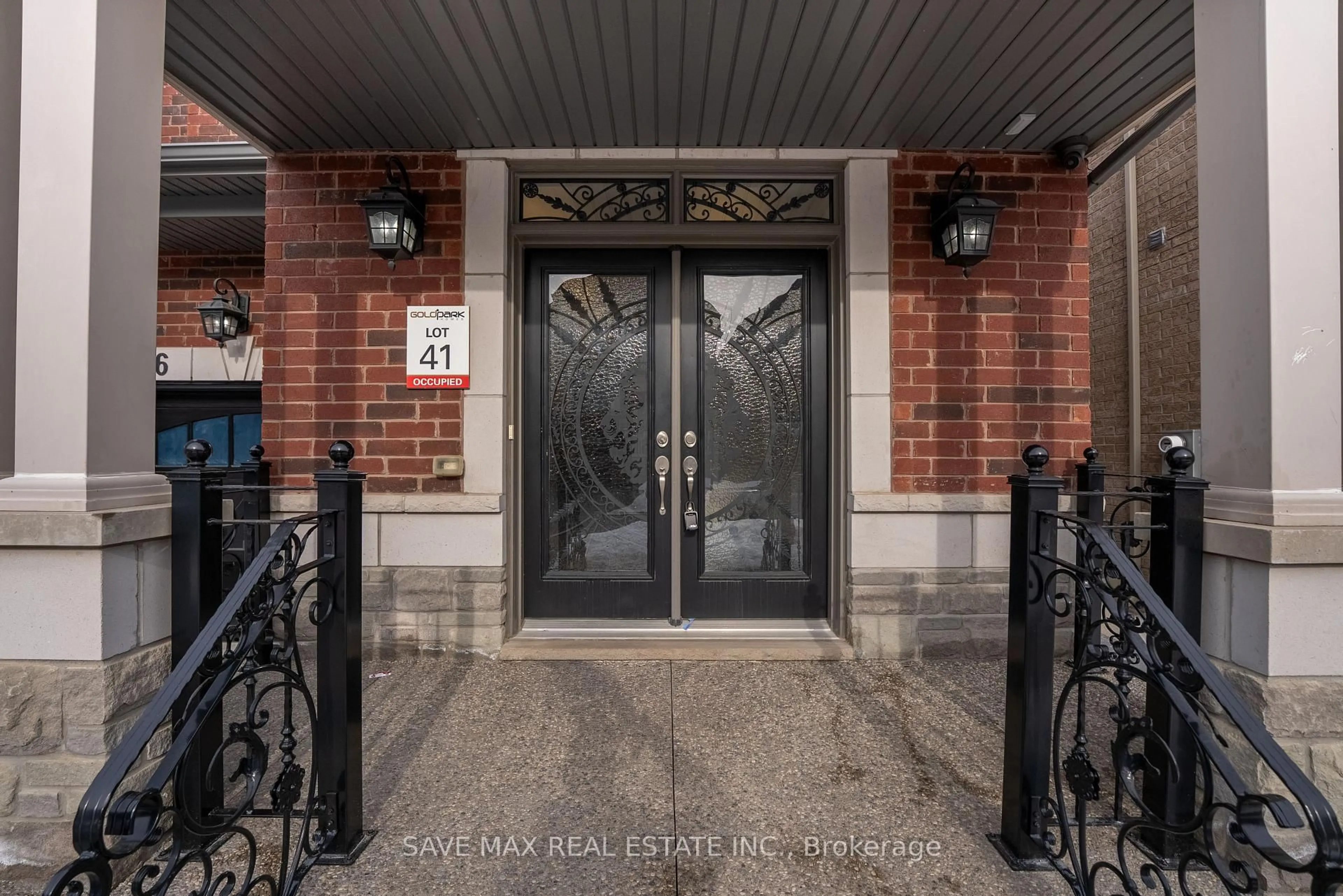 Indoor entryway for 36 Roulette Cres, Brampton Ontario L7A 4R6