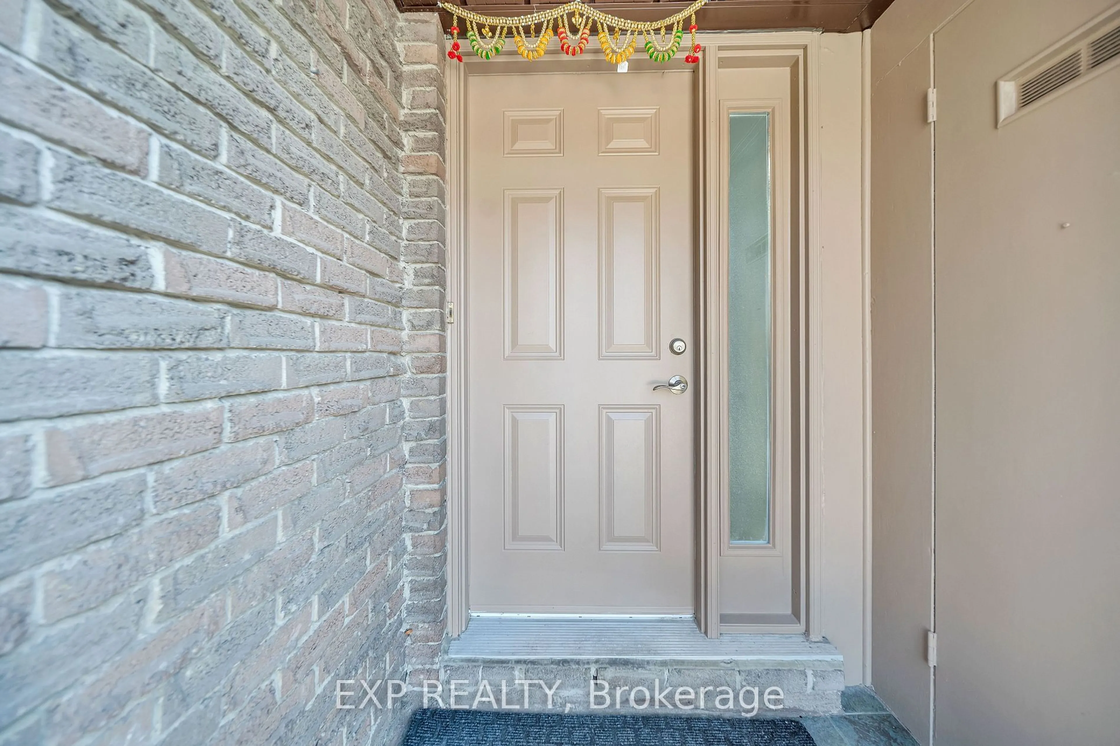 Indoor entryway for 19 Gatwick Lane, Brampton Ontario L6S 2E4