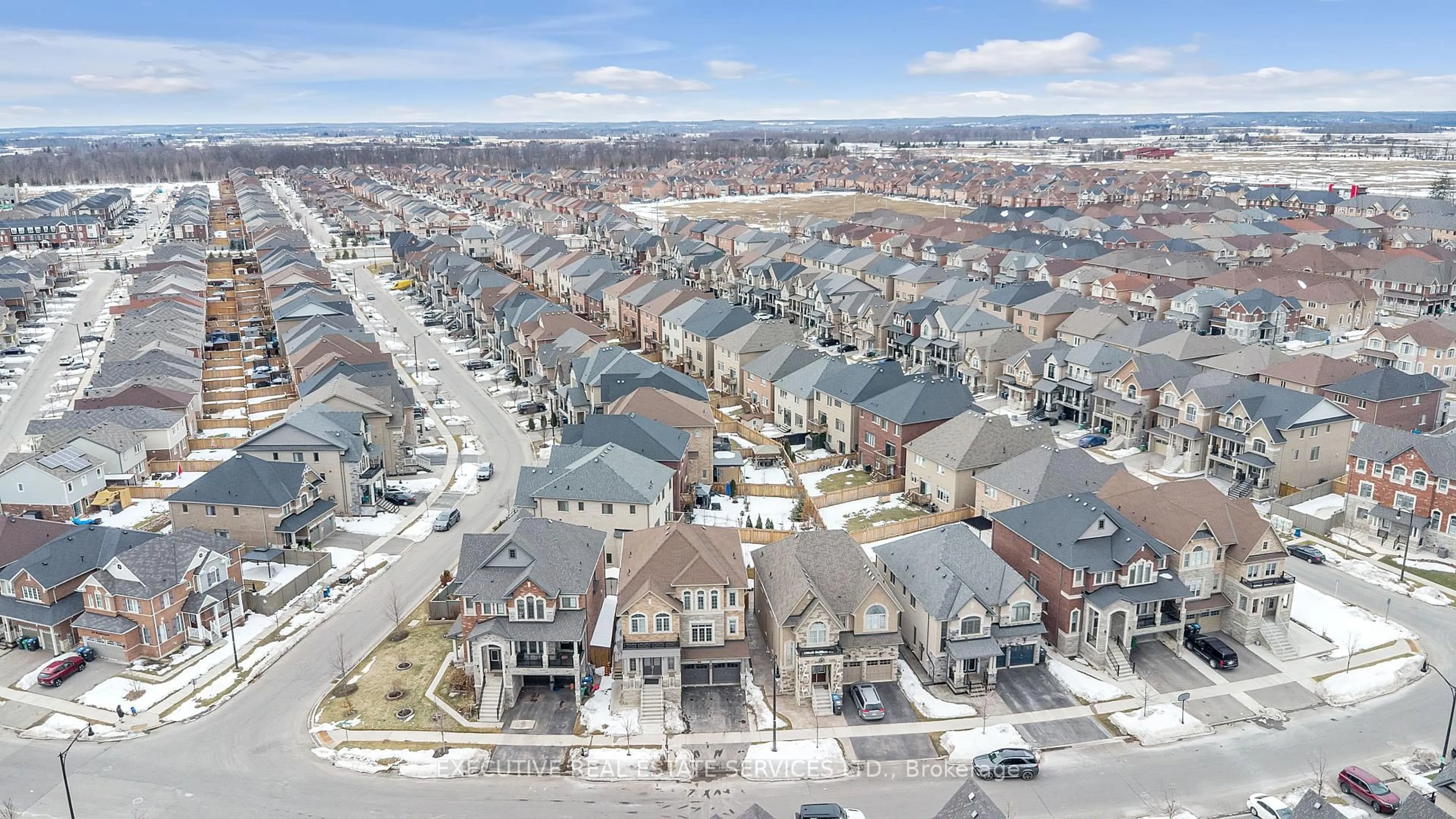 A pic from outside/outdoor area/front of a property/back of a property/a pic from drone, street for 168 Thornbush Blvd, Brampton Ontario L7A 4R5