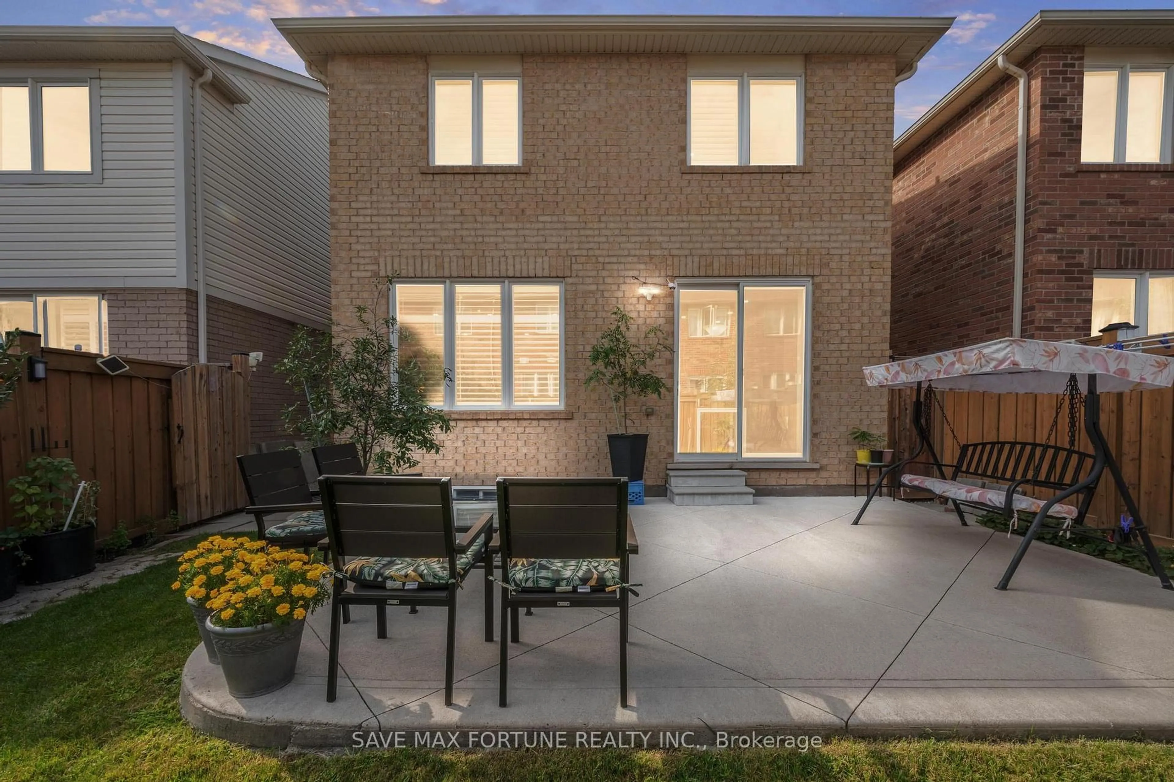 Patio, street for 262 Cedric Terr, Milton Ontario L9T 8P1
