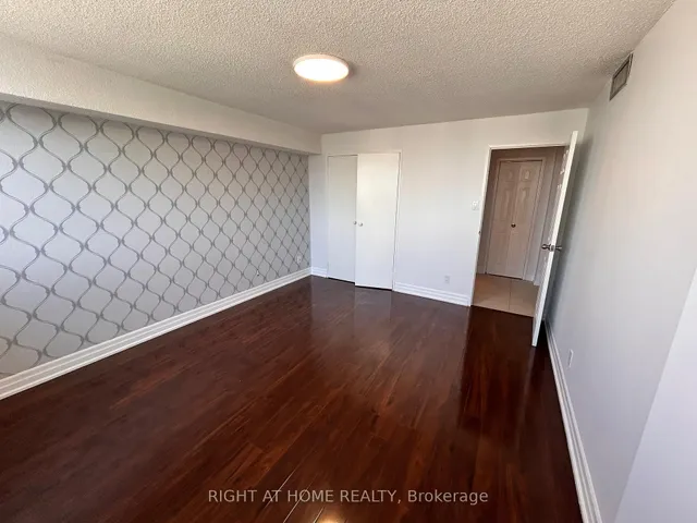 Additional image 8 of 3695 Kaneff Cres Unit Sph09