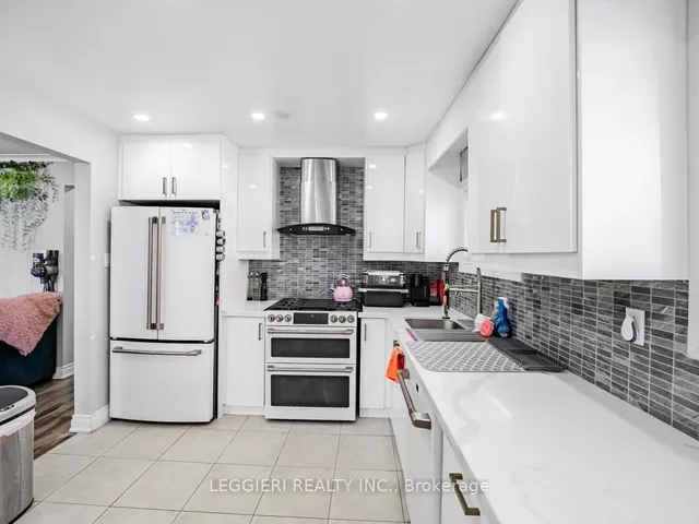 Additional property image - 6849 Darcel Ave