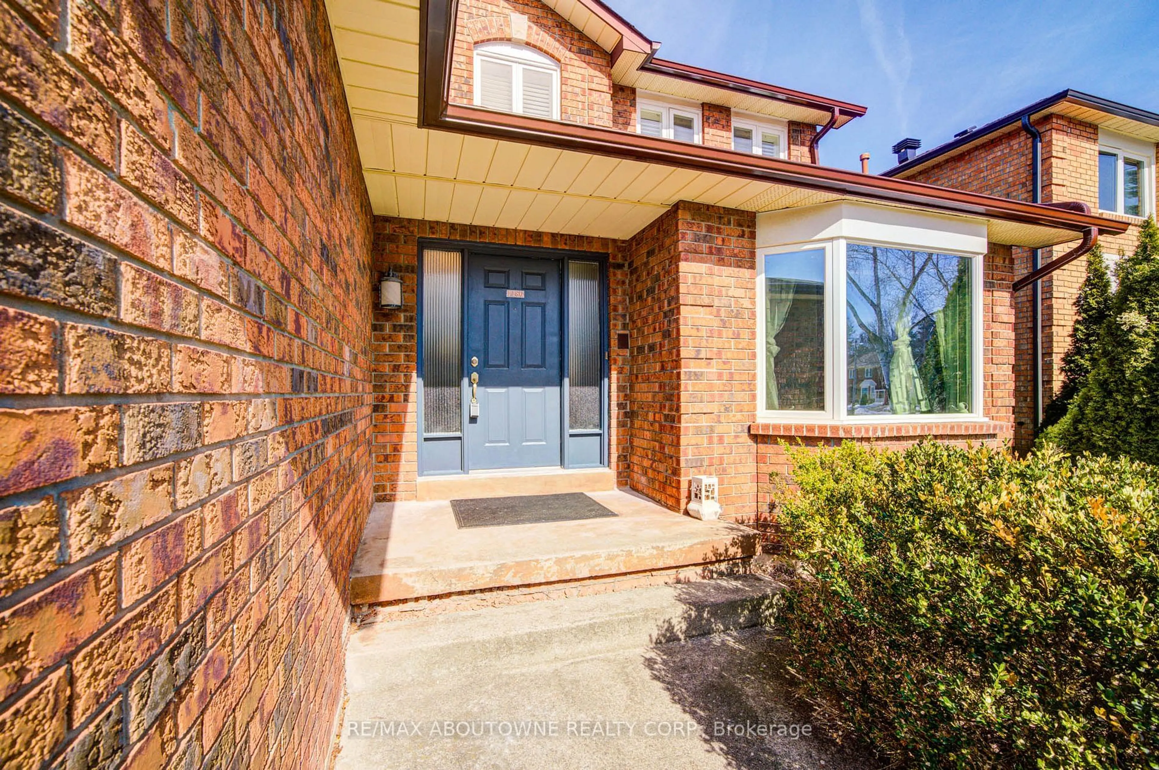 Home with brick exterior material, street for 1186 Windrush Dr, Oakville Ontario L6M 1T9