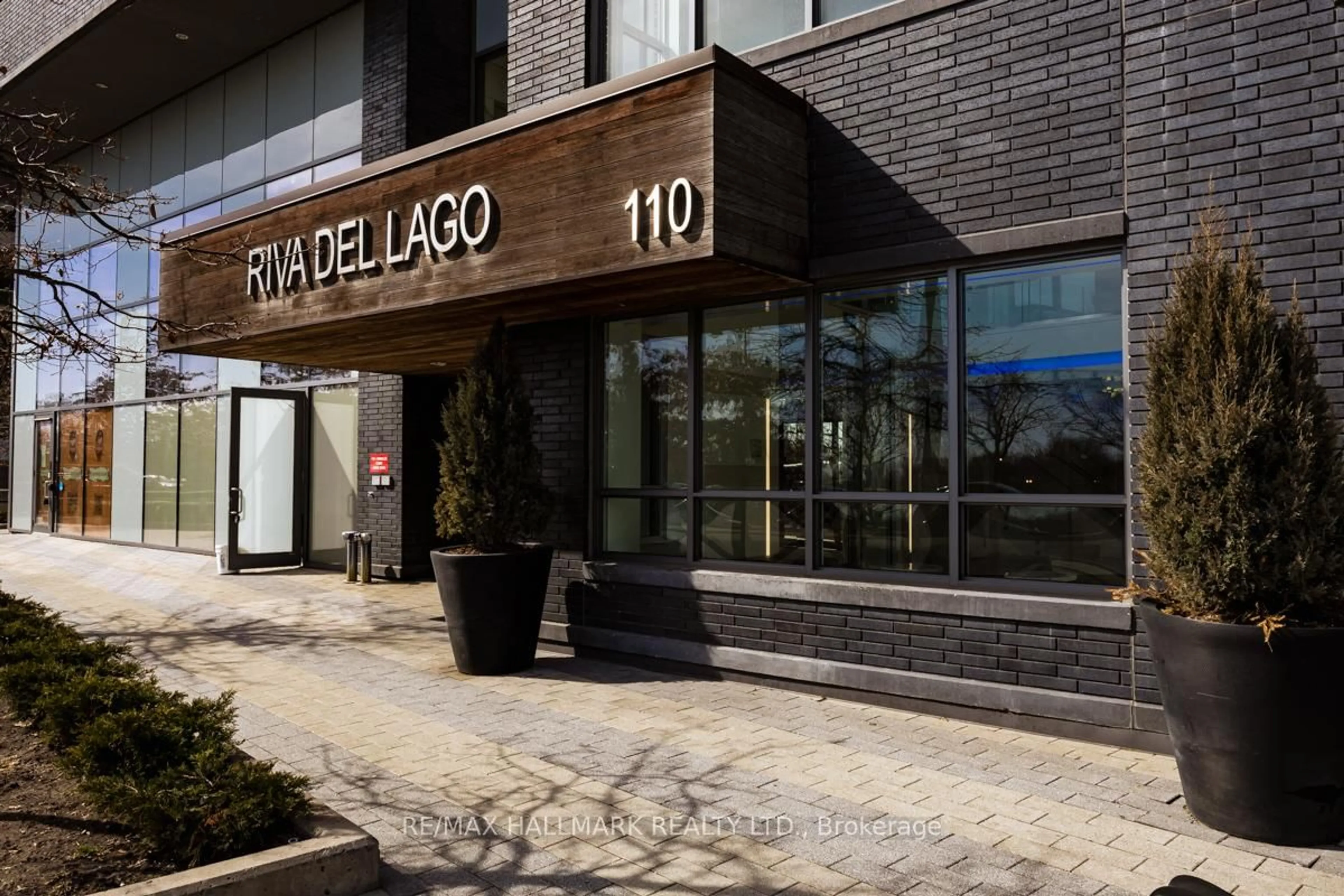 Patio, street for 110 Marine Parade Dr #604, Toronto Ontario M8V 0B6