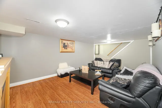 Additional image 7 of 19 Town House Cres
