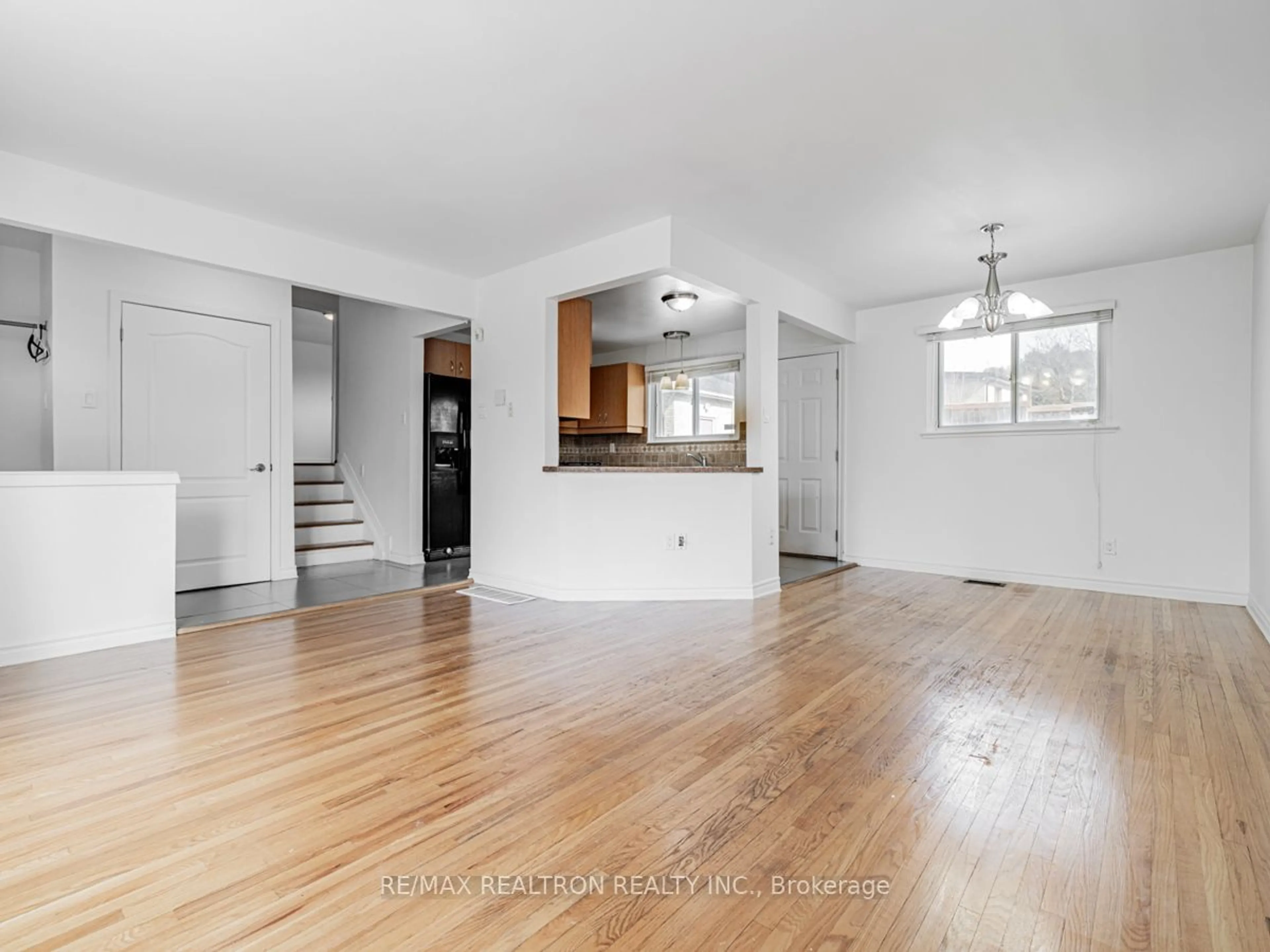 Open concept kitchen, unknown for 103 Hullmar Dr, Toronto Ontario M3N 2E2