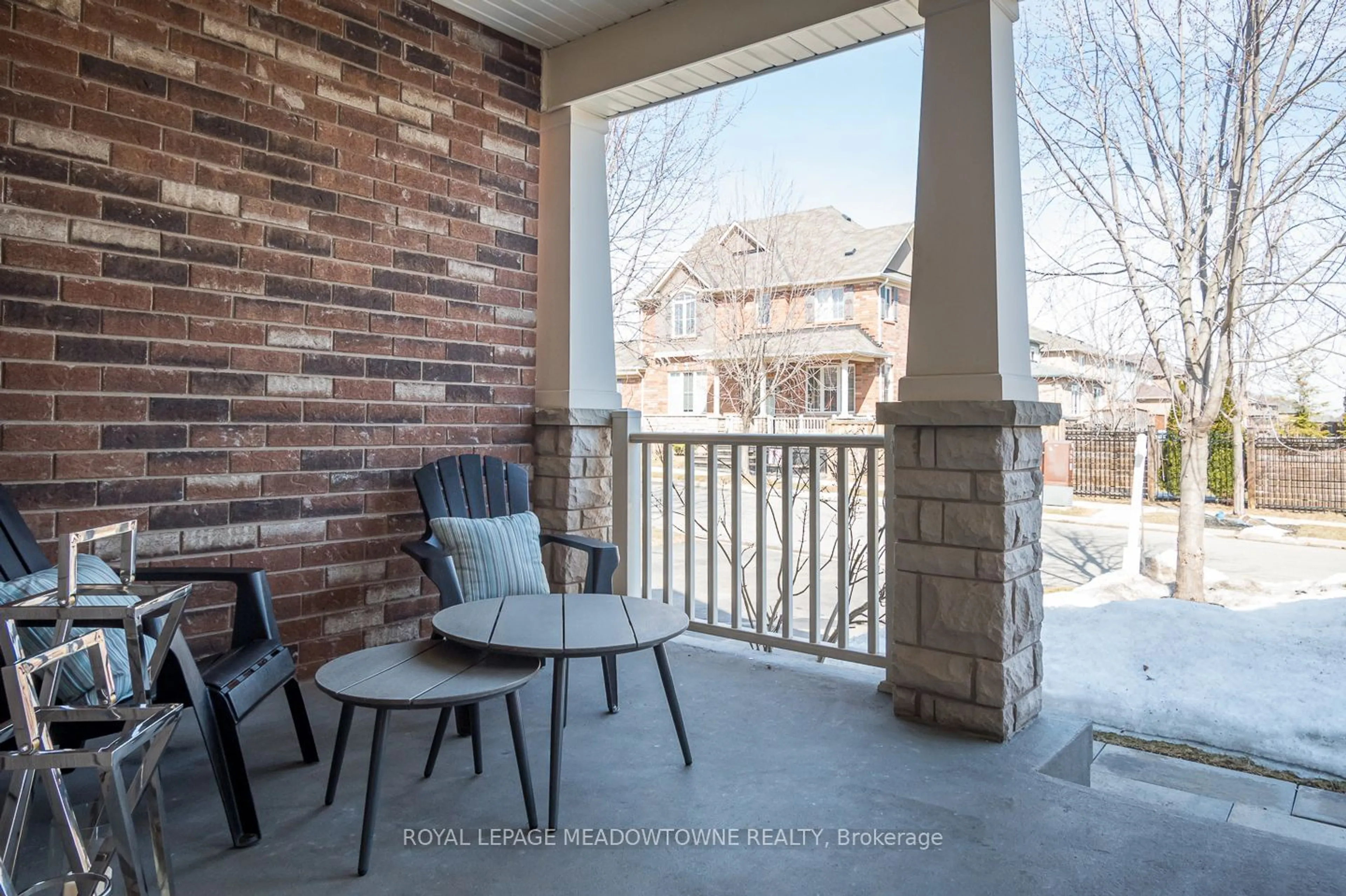 Patio, street for 231 Jelinik Terr, Milton Ontario L9T 7M7