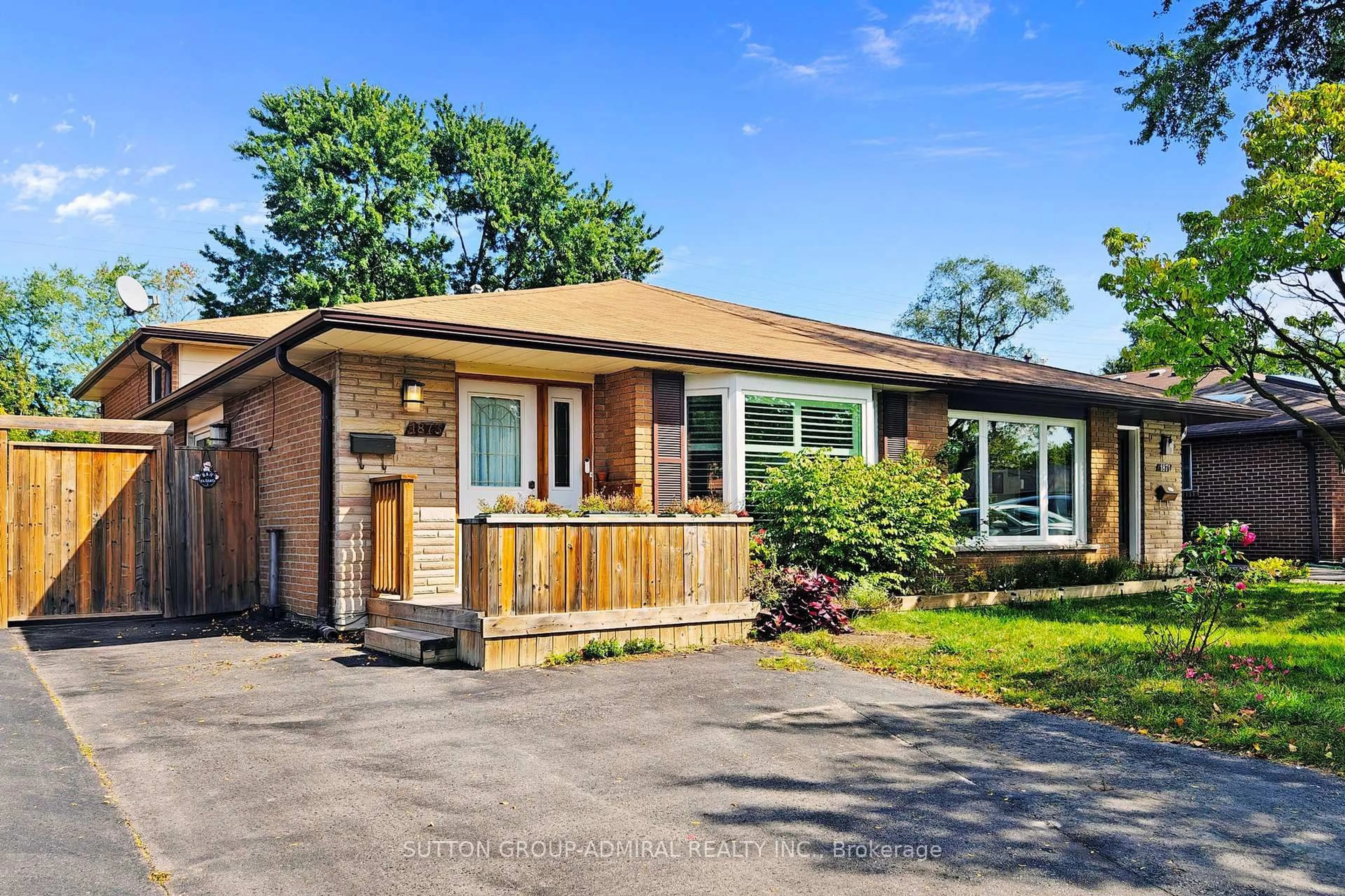 Home with brick exterior material, street for 1873 Bonnymede Dr, Mississauga Ontario L5J 1E2