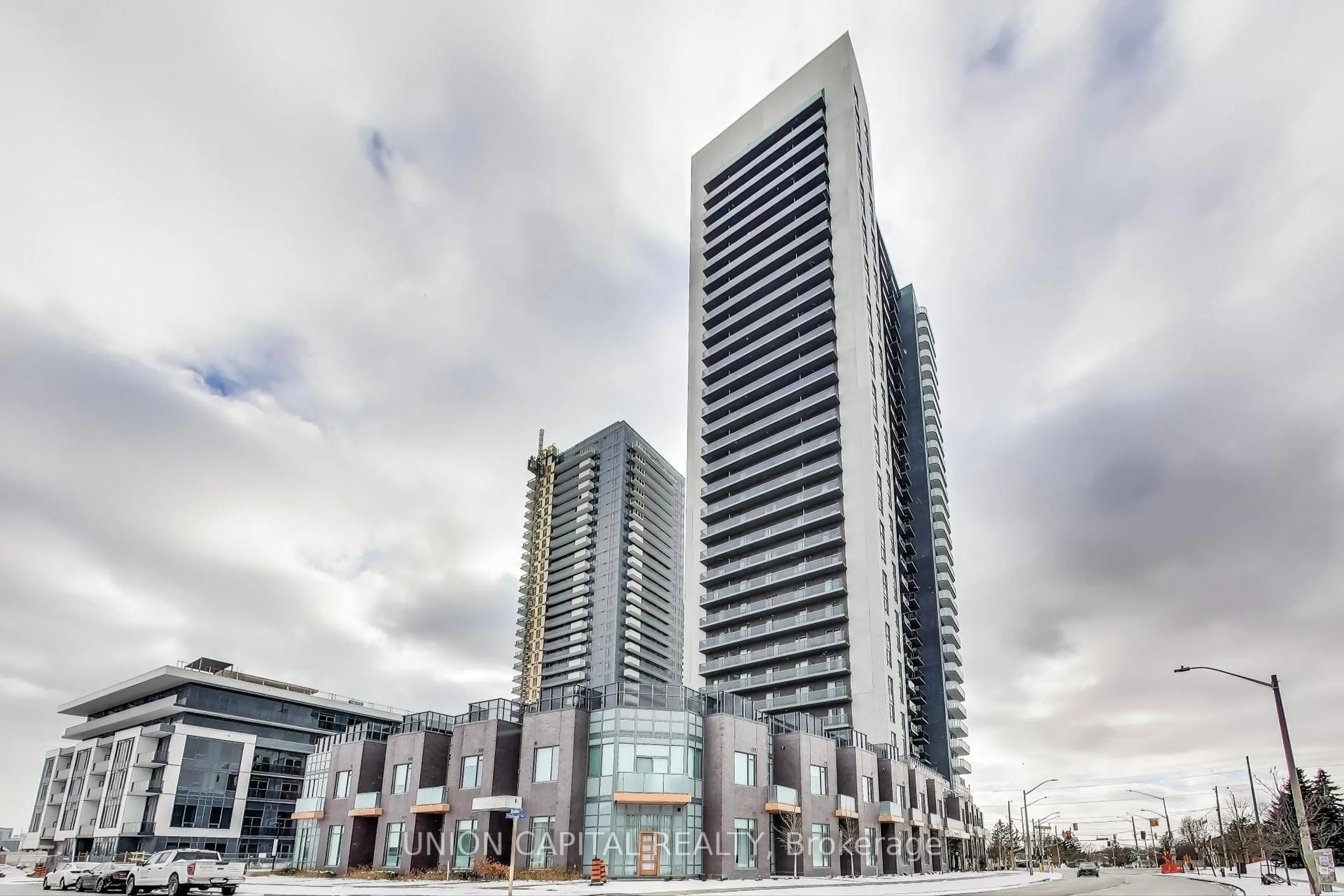 Indoor foyer for 8 Nahani Way #619, Mississauga Ontario L4Z 0C6