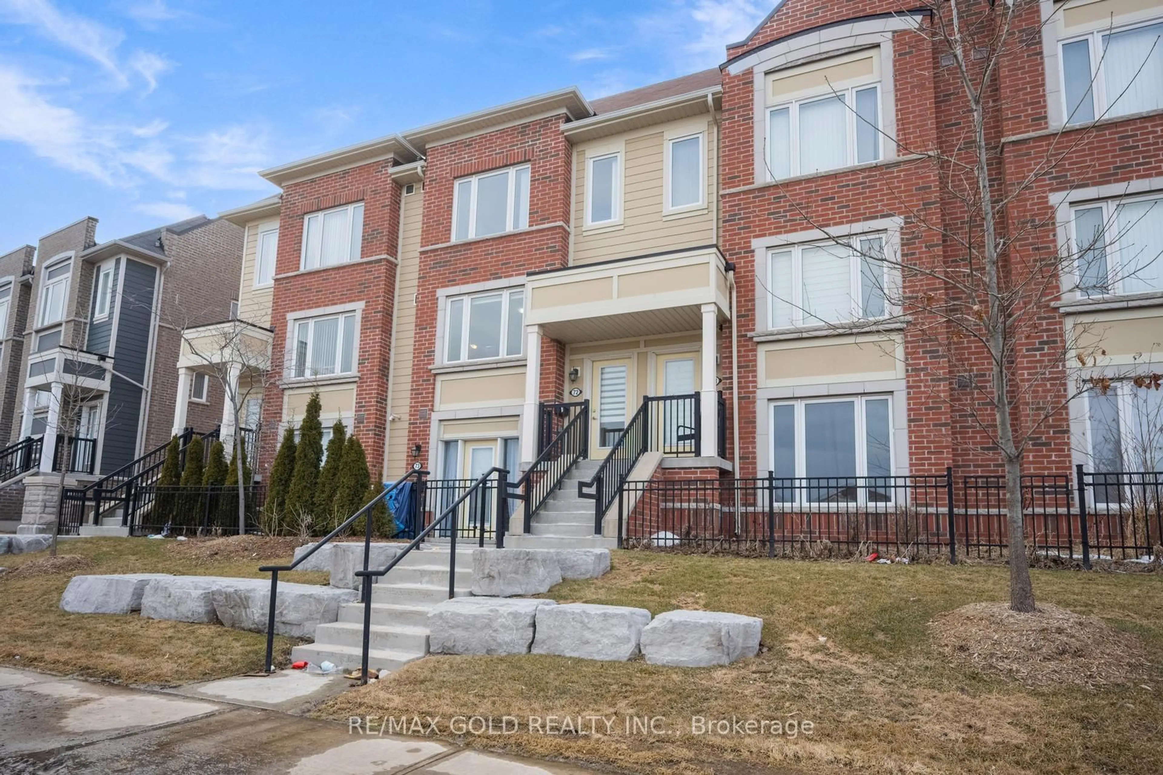 Home with brick exterior material, street for 250 Sunny Meadow Blvd ##72, Brampton Ontario L6R 3Y6